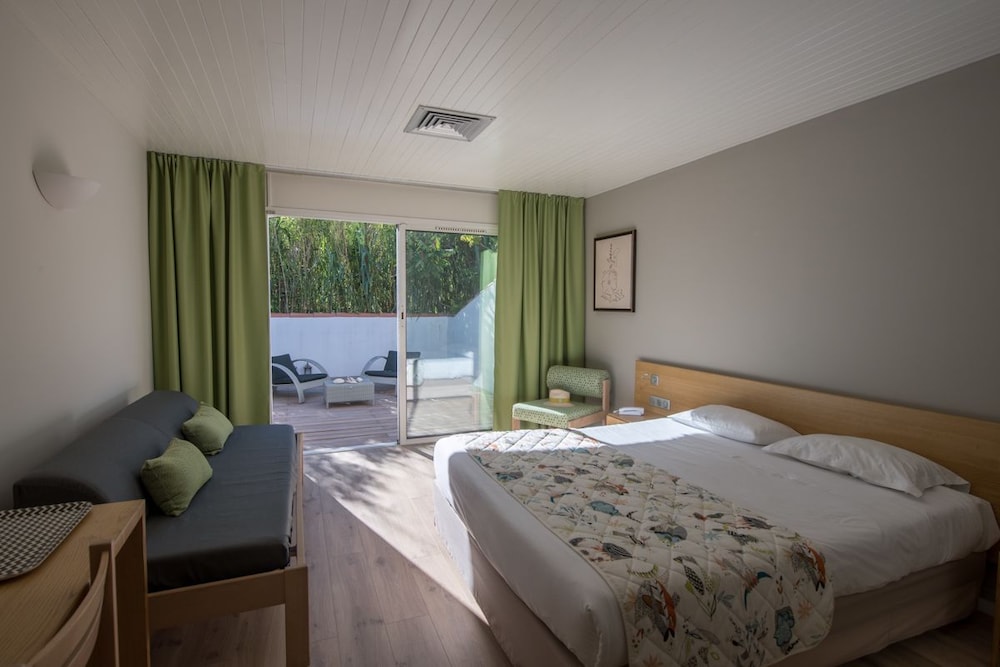 Hotel Les Grenettes 16/60