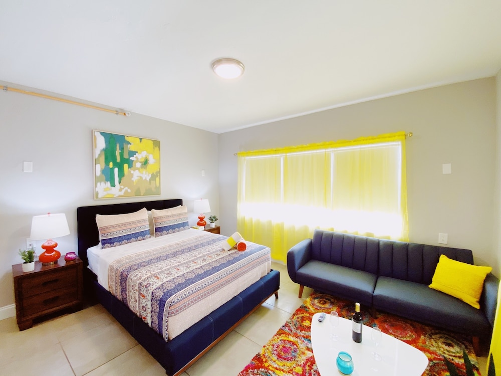 Miami Beach International Hostel 11/66