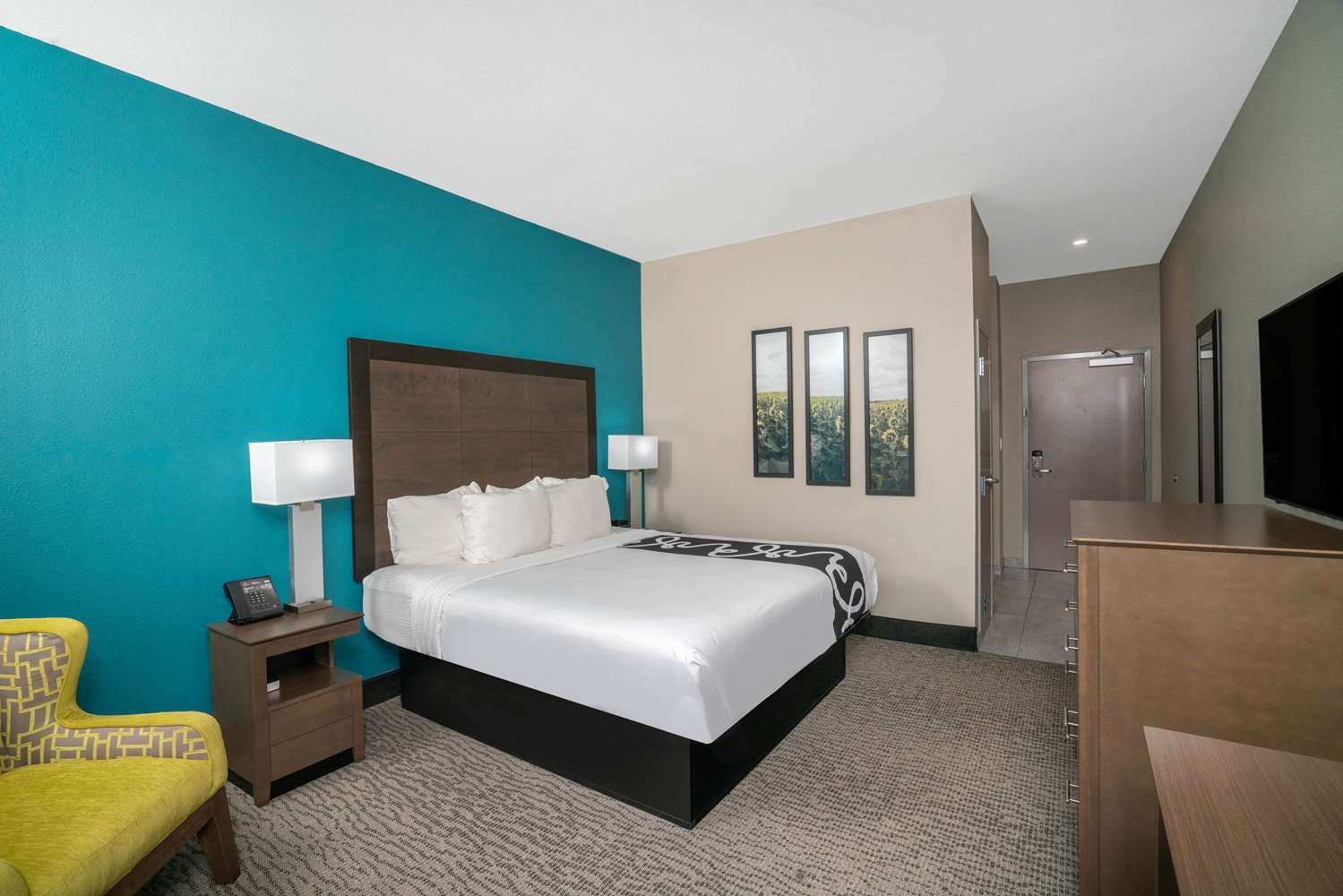 La Quinta Inn And Suites by Wyndham West Memphis 11/24
