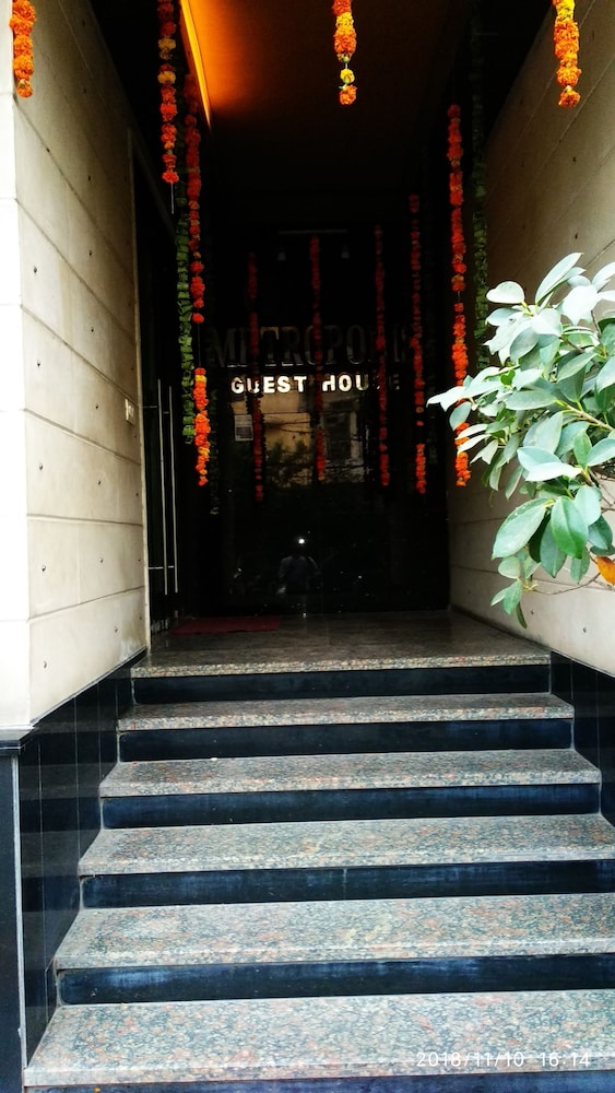 Metropolis Guest House 11/50