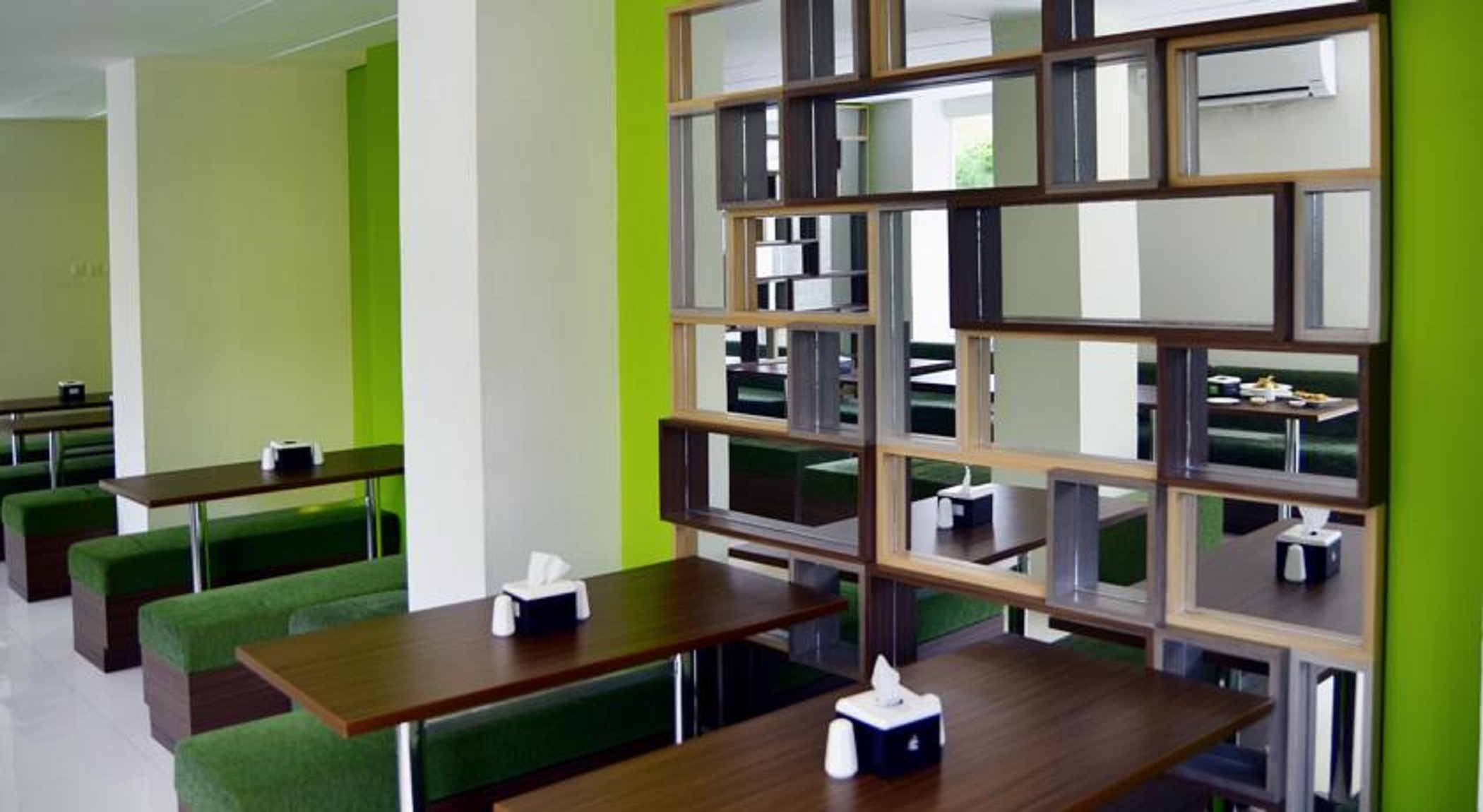 Hotel Ixo Bekasi 5/18