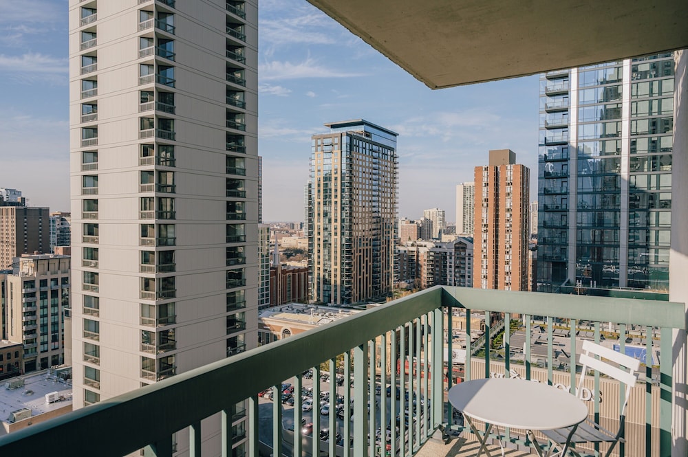 Kasa Chicago River North Apartments 5/50