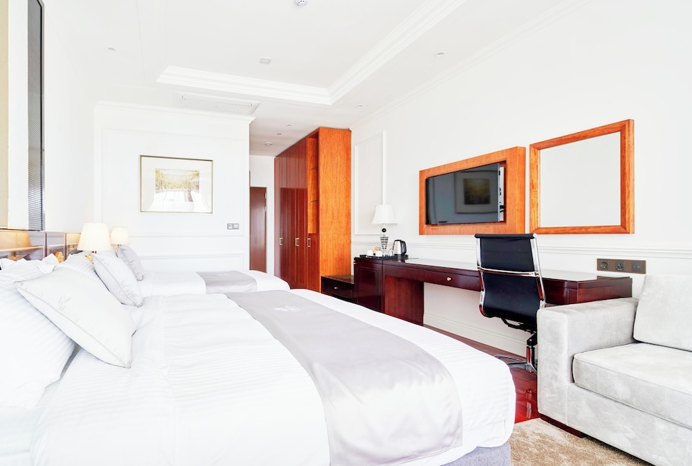Goldone Hotel And Suites 20/72