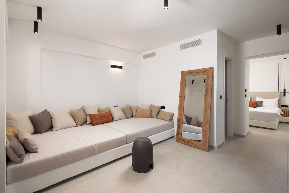 Mazee New Age Hotel 20/57
