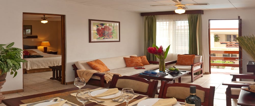 Hotel Suites And Apartments La Sabana 23/39