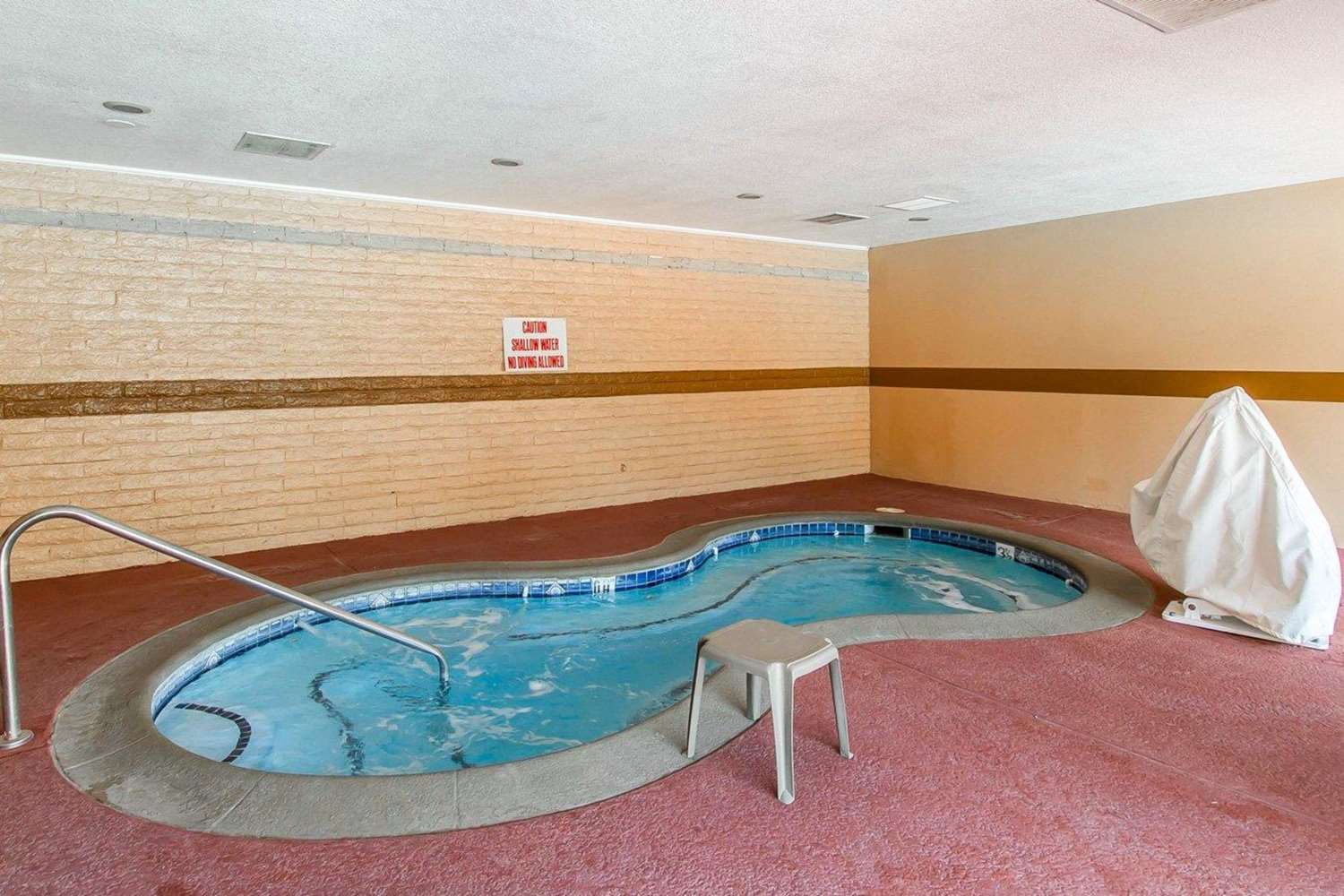 Super 8 by Wyndham Mesa Downtown Near Convention Center 9/20