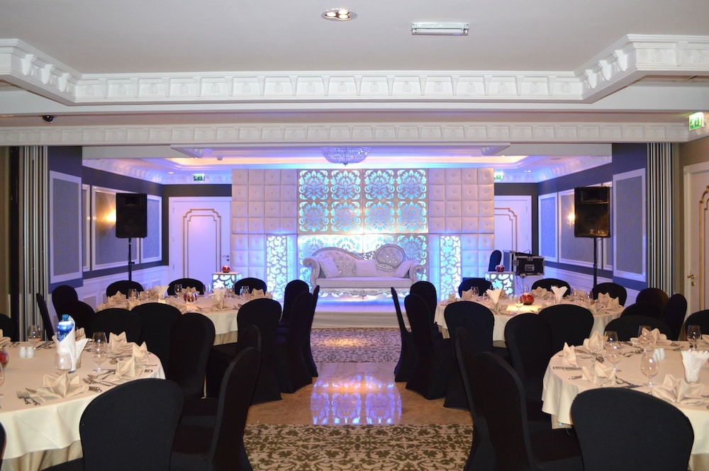 Warwick Doha Hotel 43/59