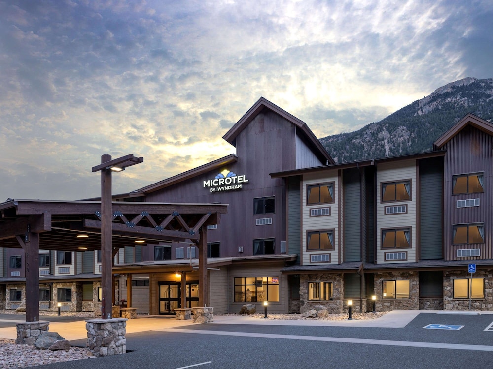 Microtel Inn and Suites by Wyndham Georgetown Lake 4/55