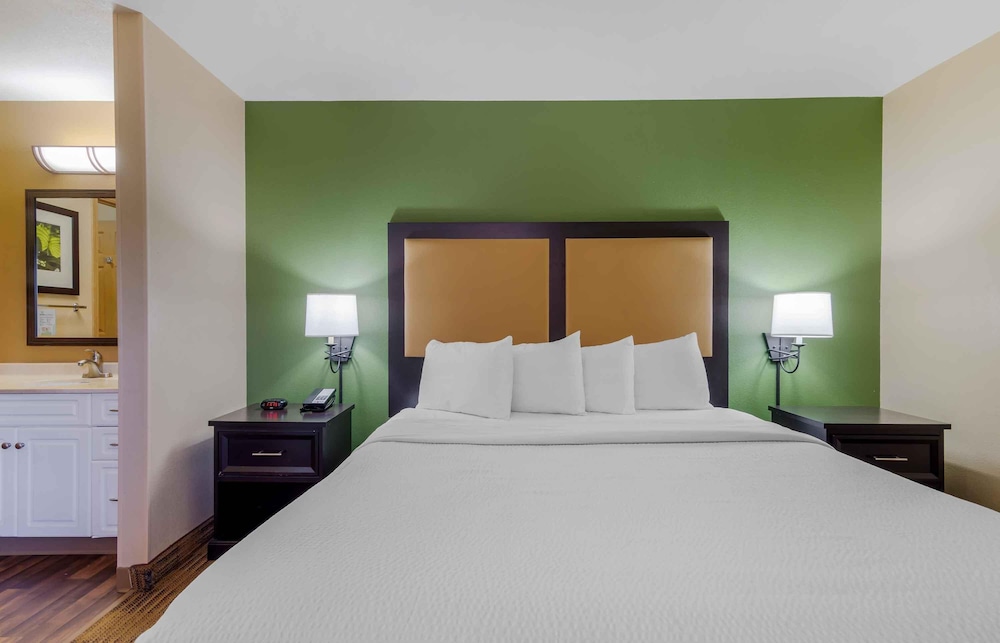 Deluxe, Studio, King Bed, Sofa