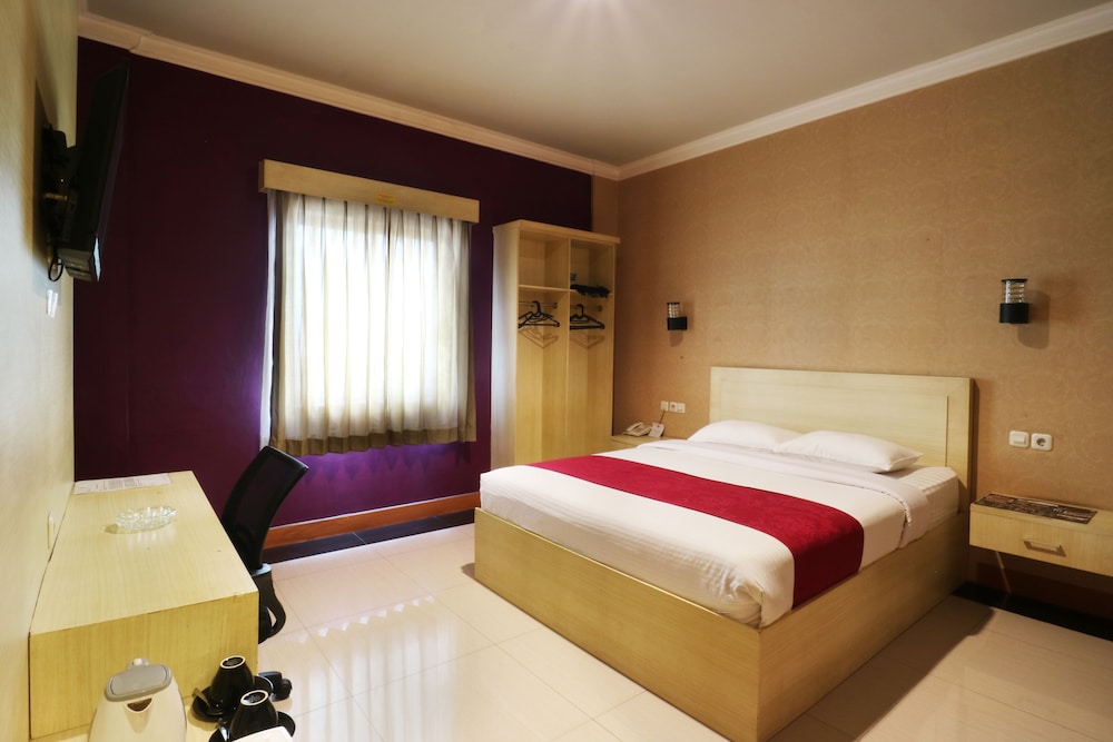 SUPERIOR, QUEEN BED