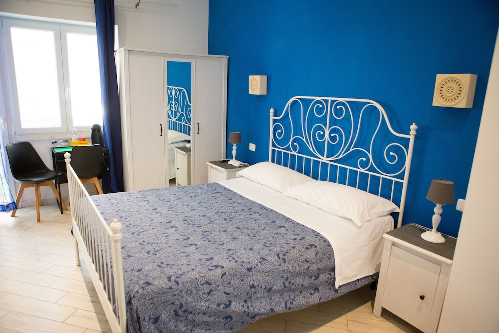 1 BEDROOM, STANDARD, TRIPLE