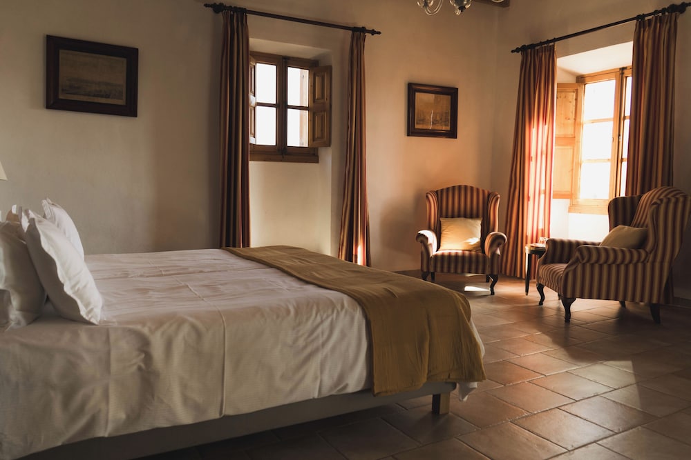 Finca Hotel Can Estades 19/63
