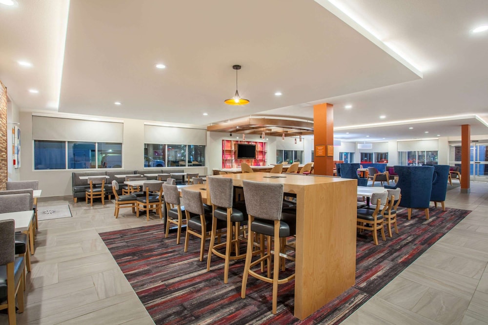 La Quinta Inn & Suites by Wyndham Madera 22/28