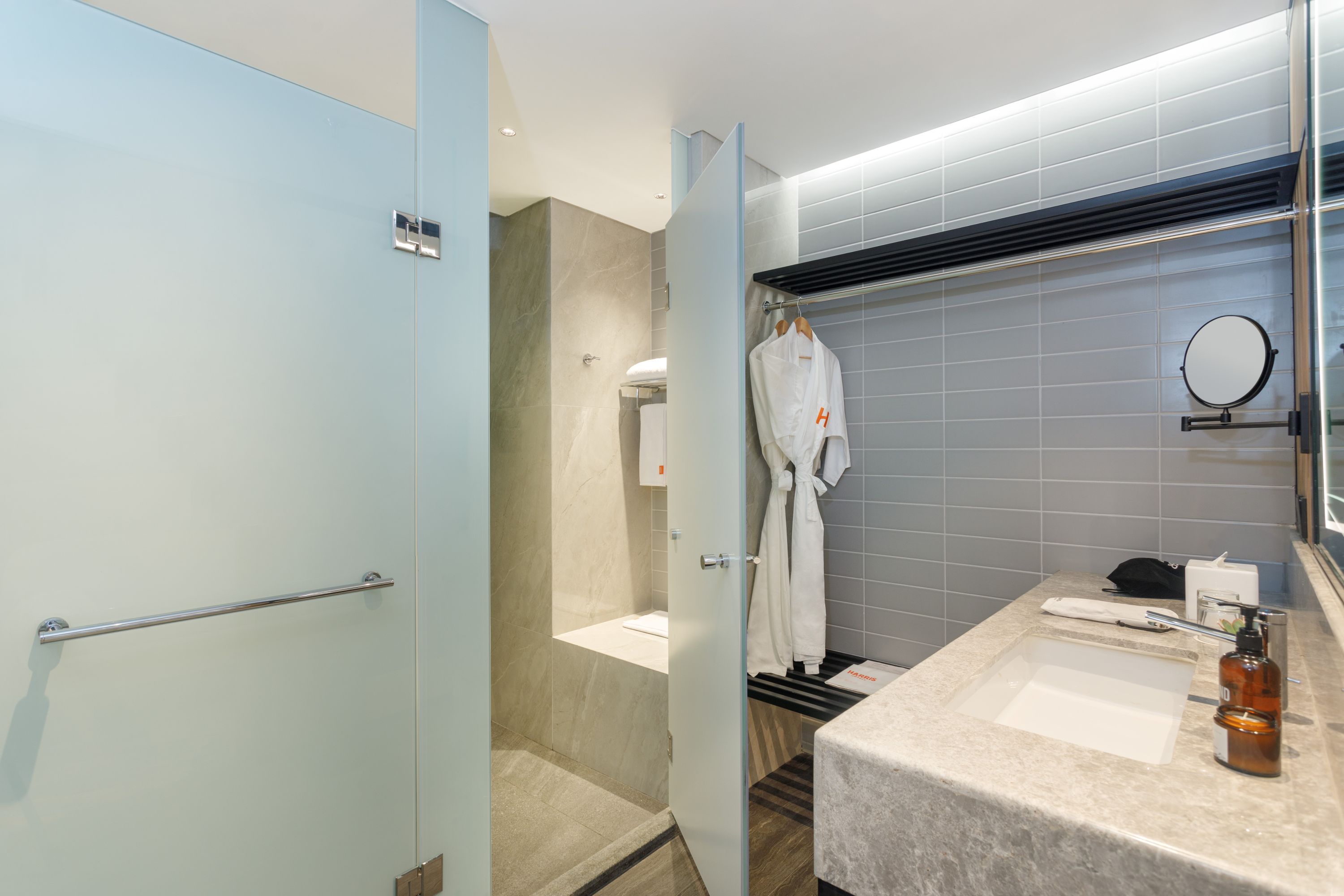 Harris Junior Suite، Harris Hotel and Convention Serpong 4/4