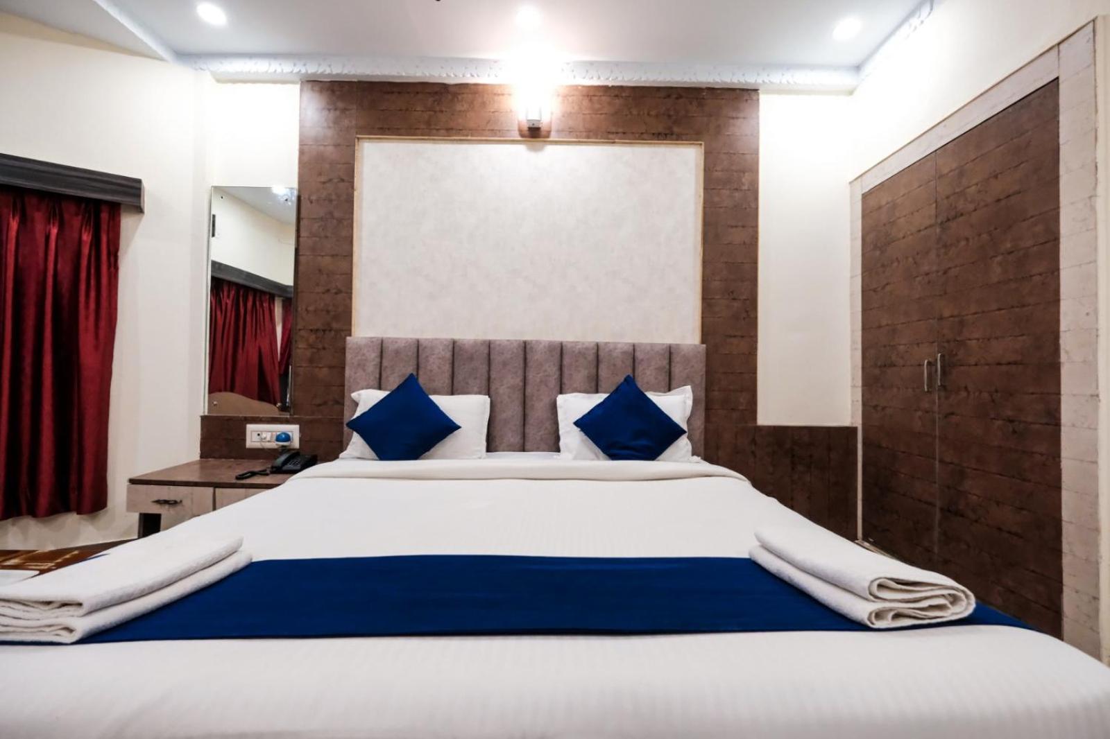 HOTEL SAPPHIRE INTERNATIONAL 5/32