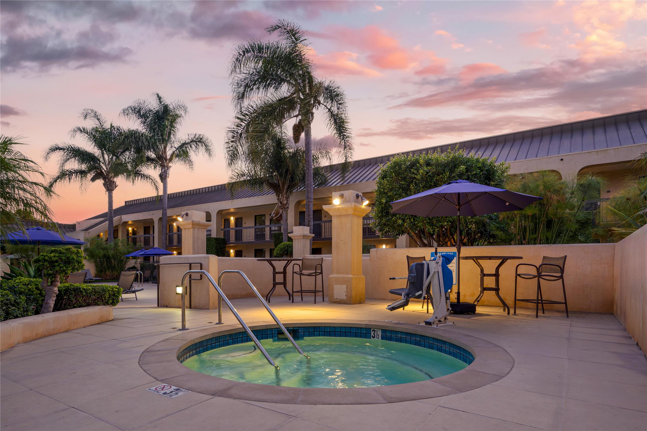 Best Western Plus South Coast Inn 65/72
