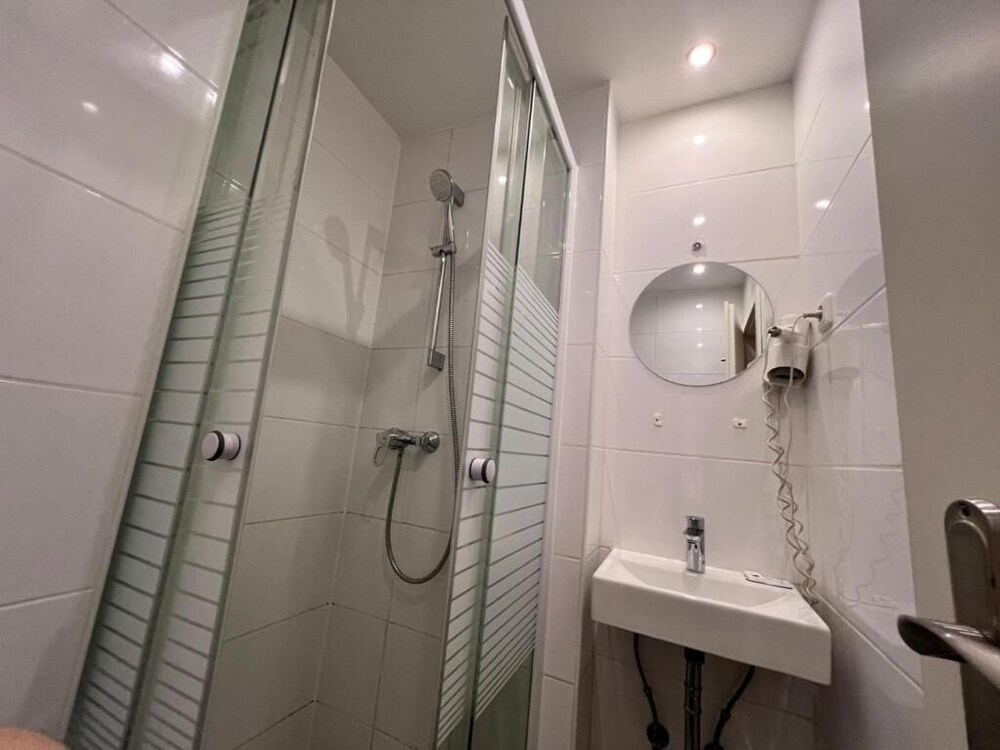 HOTEL S16 23/26