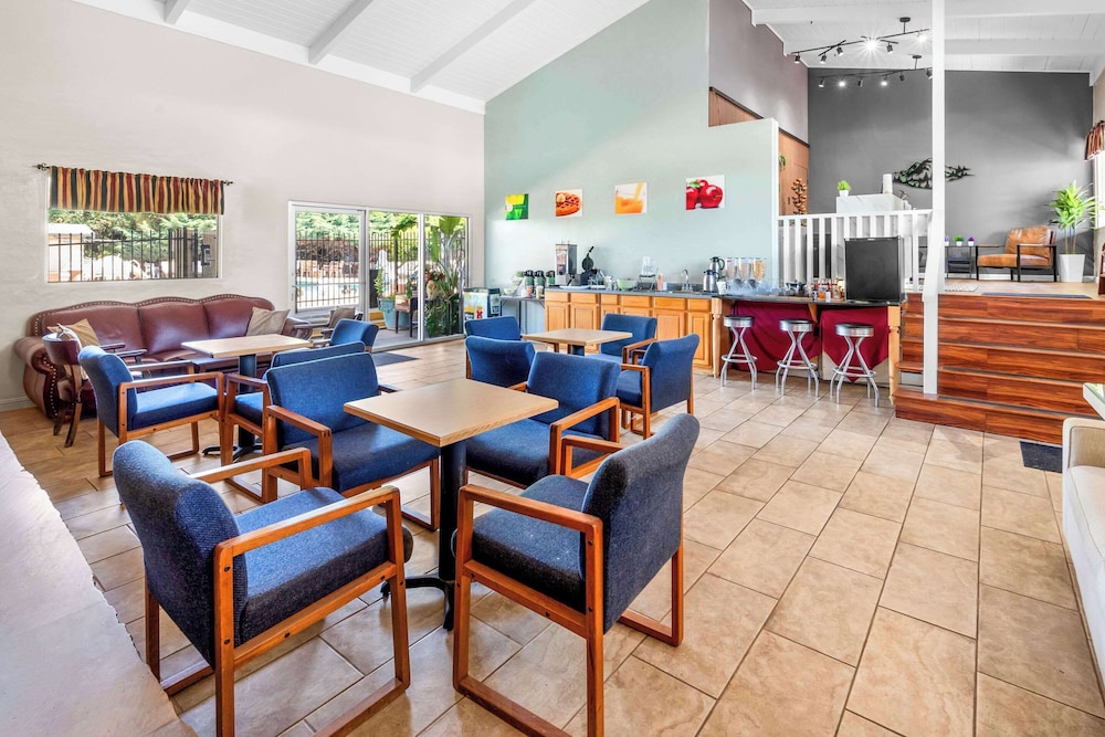 Quality Inn and Suites Jackson CA 28/45