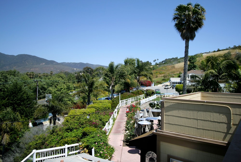 Malibu Country Inn 36/50