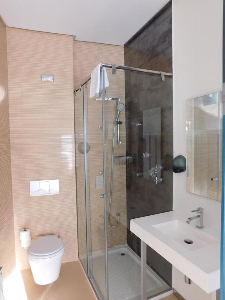 Hotel Canitas Spa 20/66