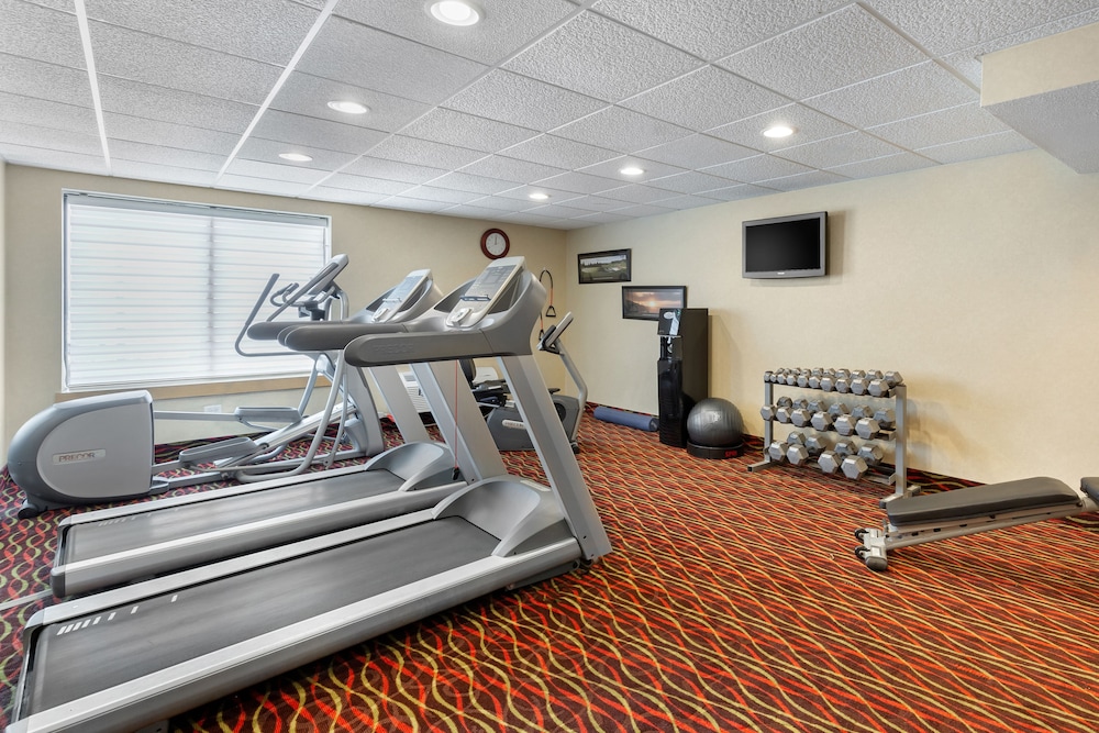 Holiday Inn Express Chicago Downers Grove 39/74