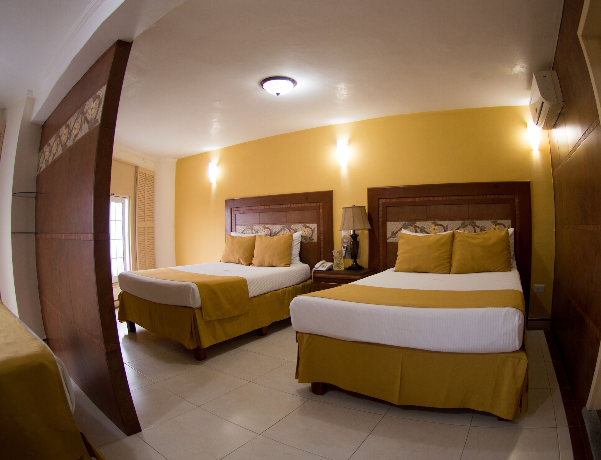 Room, Triple