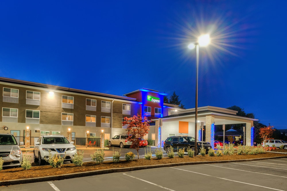 HOLIDAY INN EXPRESS NEWBERG - WINE COUNTRY 3/60