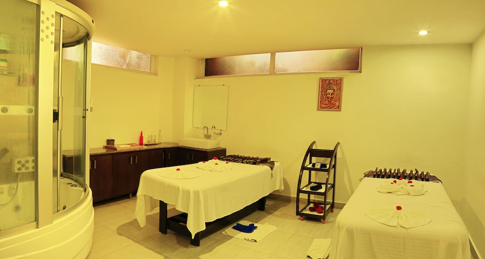The Grand Shiva Resort 25/50