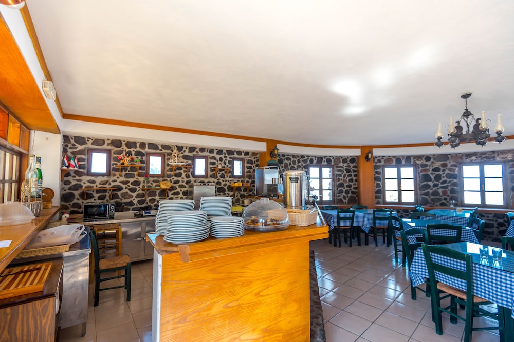 CALDERA VIEW RESORT ADULTS ONLY 40/50