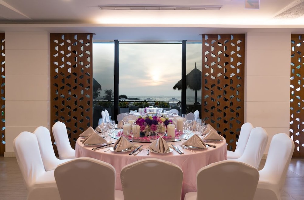 Sizihwan Sunset Beach Resort 40/50