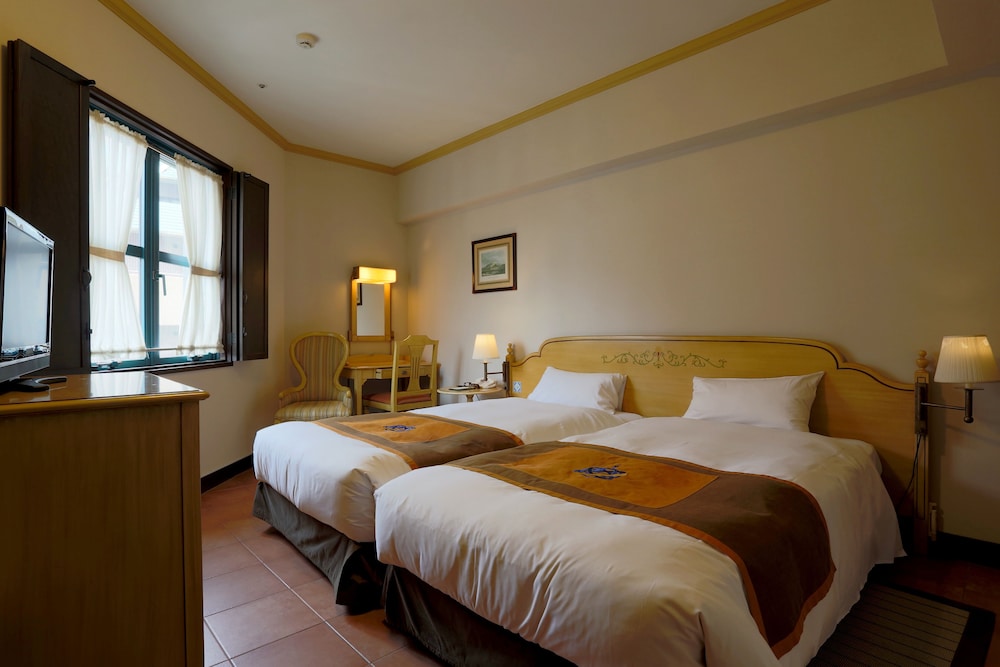 Hollywood, Twin Beds