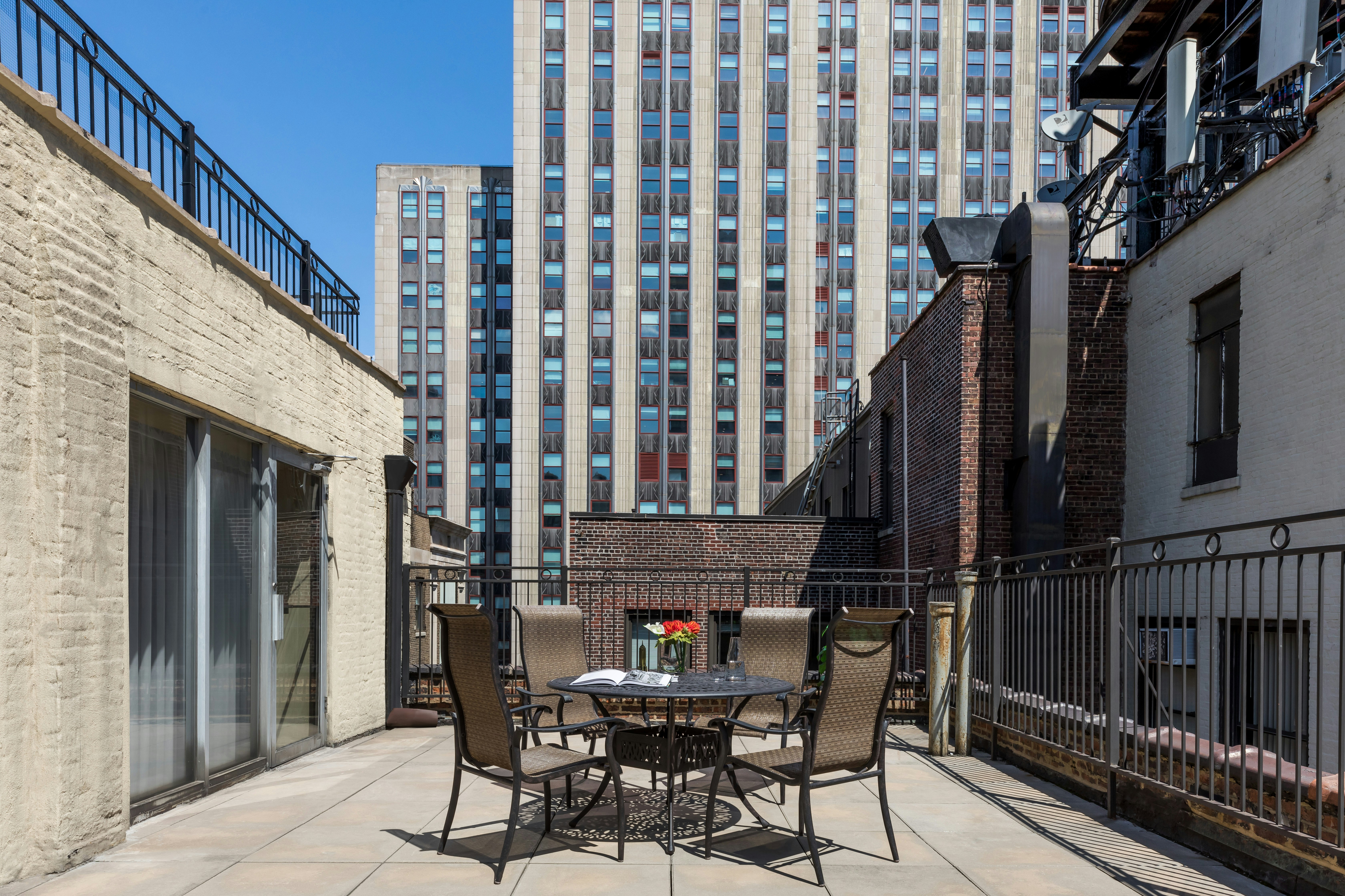 The Hotel at Fifth Avenue 27/29