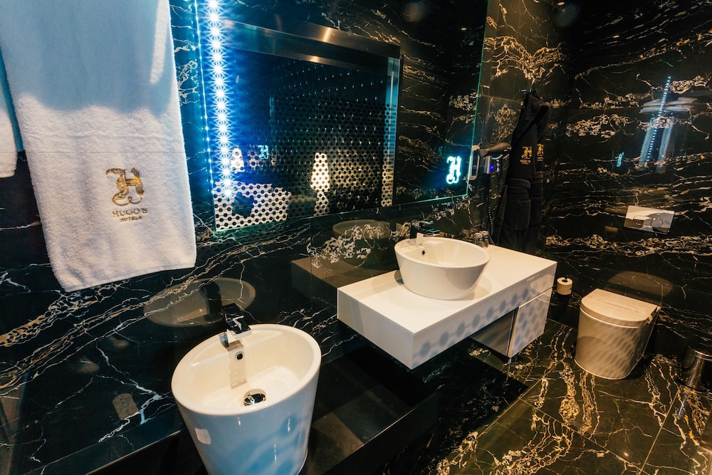 Hugos Boutique Hotel - Adults Only 67/76