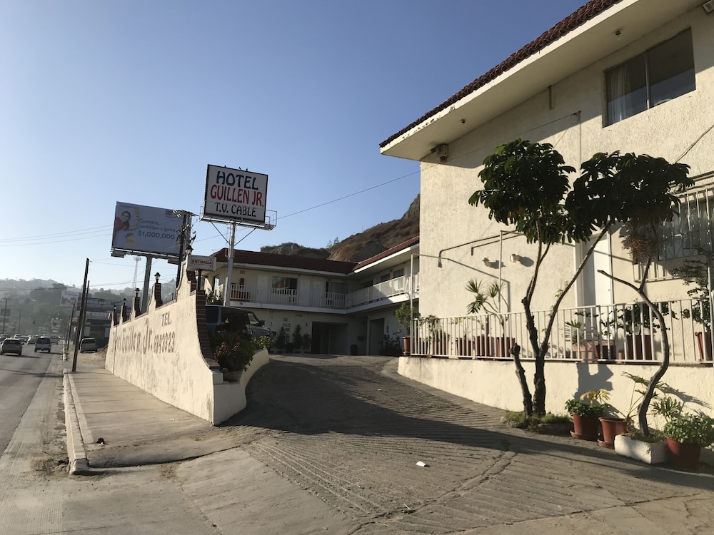 Hotel Guillen Jr 30/33