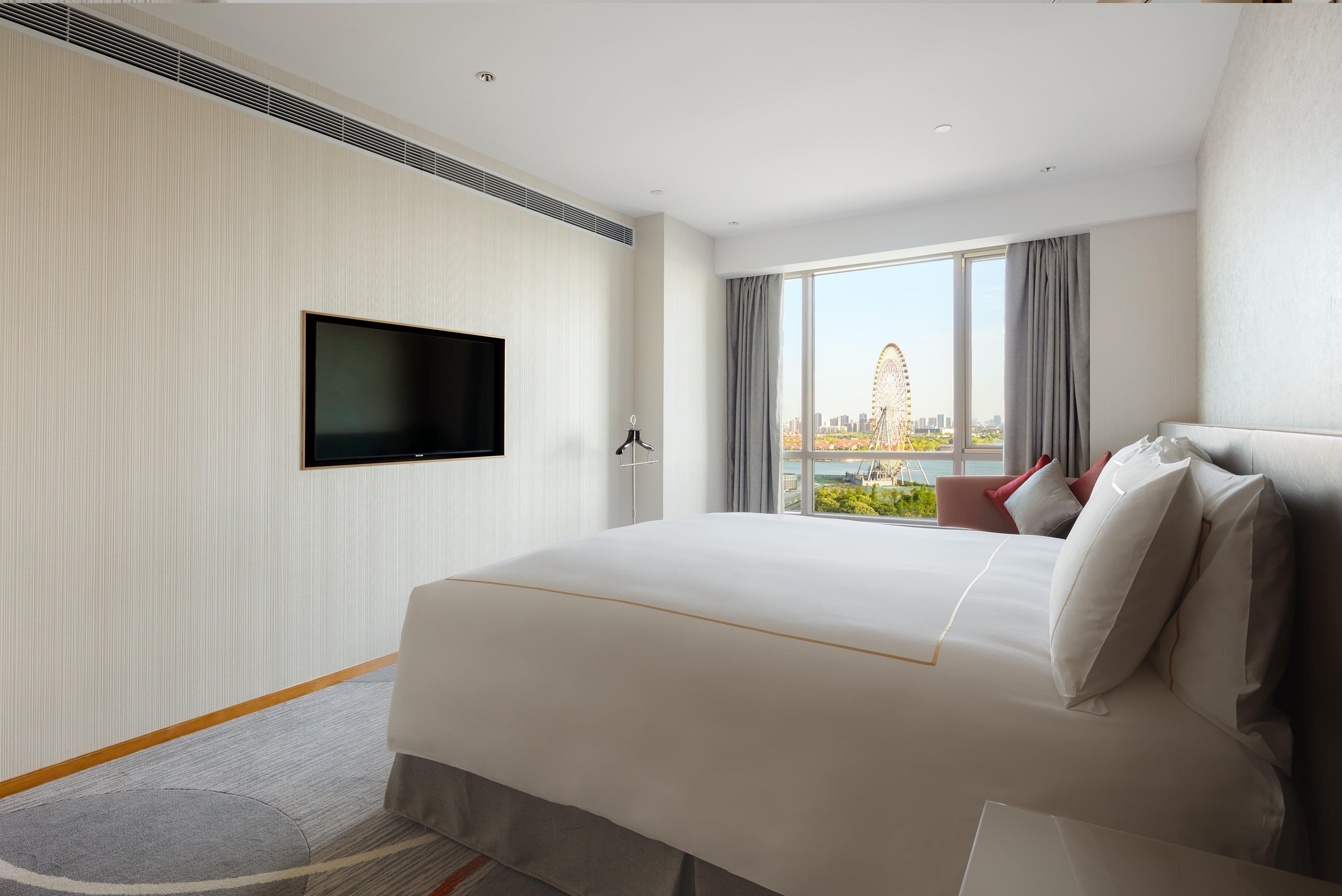 Suite, City View