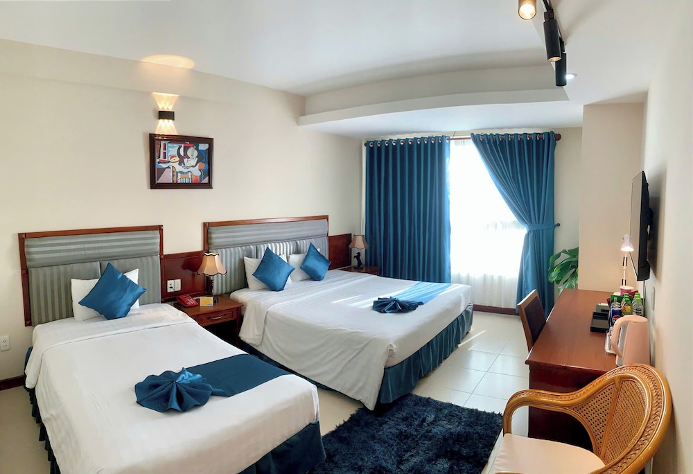 The Coast Hotel 18/47
