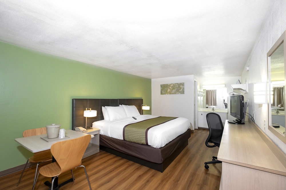 ROOM, KING BED