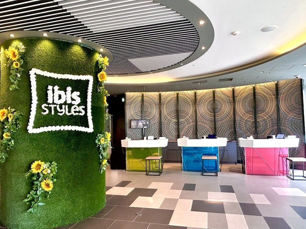 Ibis Styles Tokyo Bay 8/63