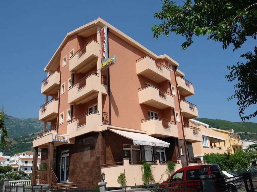 Garni Hotel Fineso 4/50