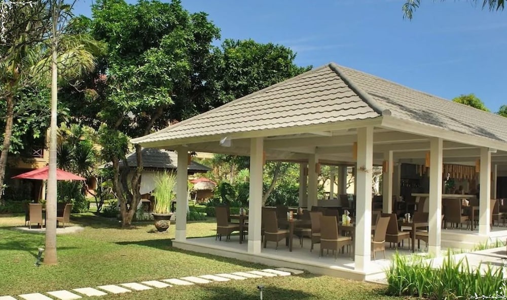 DEWI SRI HOTEL 8/70