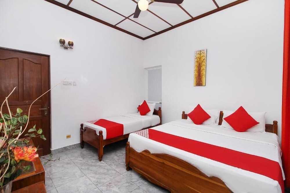 Leos Home Stay photo3