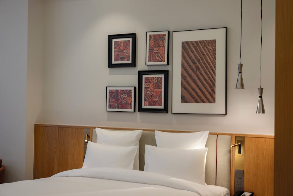 Suite, King Bed, Mercure Hotel Khamis Mushayt 2/3