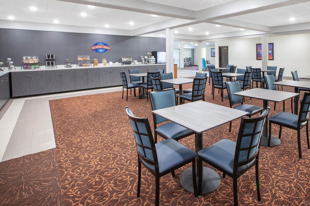 Baymont by Wyndham Grand Rapids Near Downtown 8/15