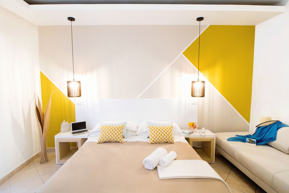 ECONOMY, DOUBLE OR TWIN BED, COURTYARD VIEW, BALCONY