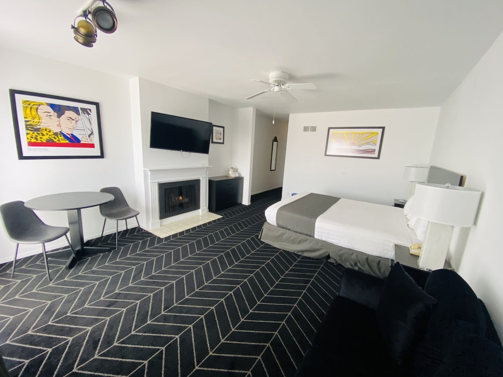 Masterpiece Hotel 32/65