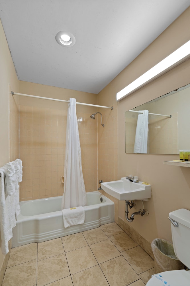 Holiday Lodge Wenatchee 41/42