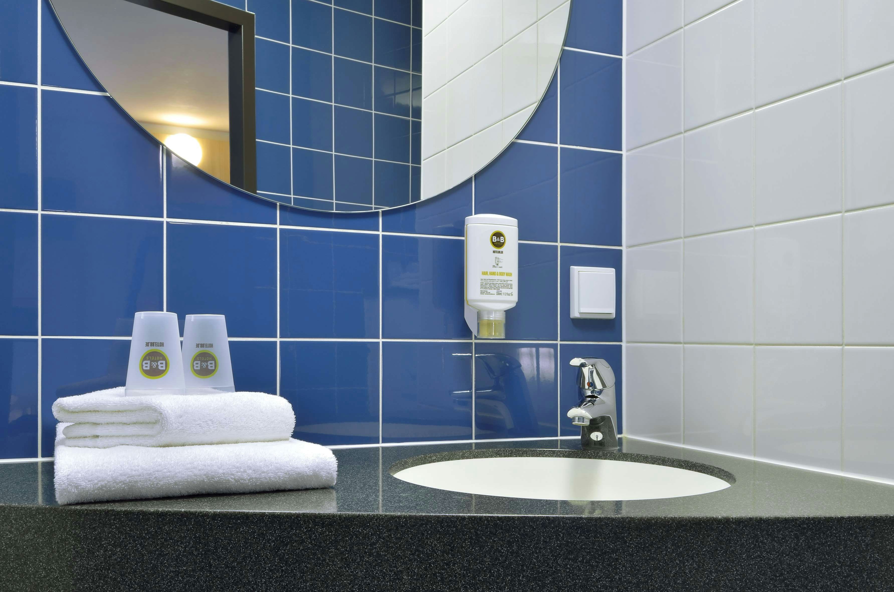 B&B Hotel Hamburg Altona 18/19