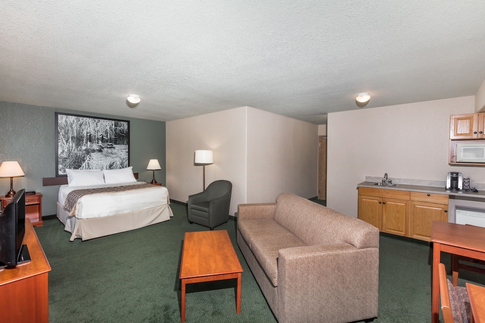 Super 8 Swan River Mb 22/35