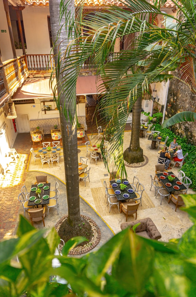 Hotel El Marques 55/62