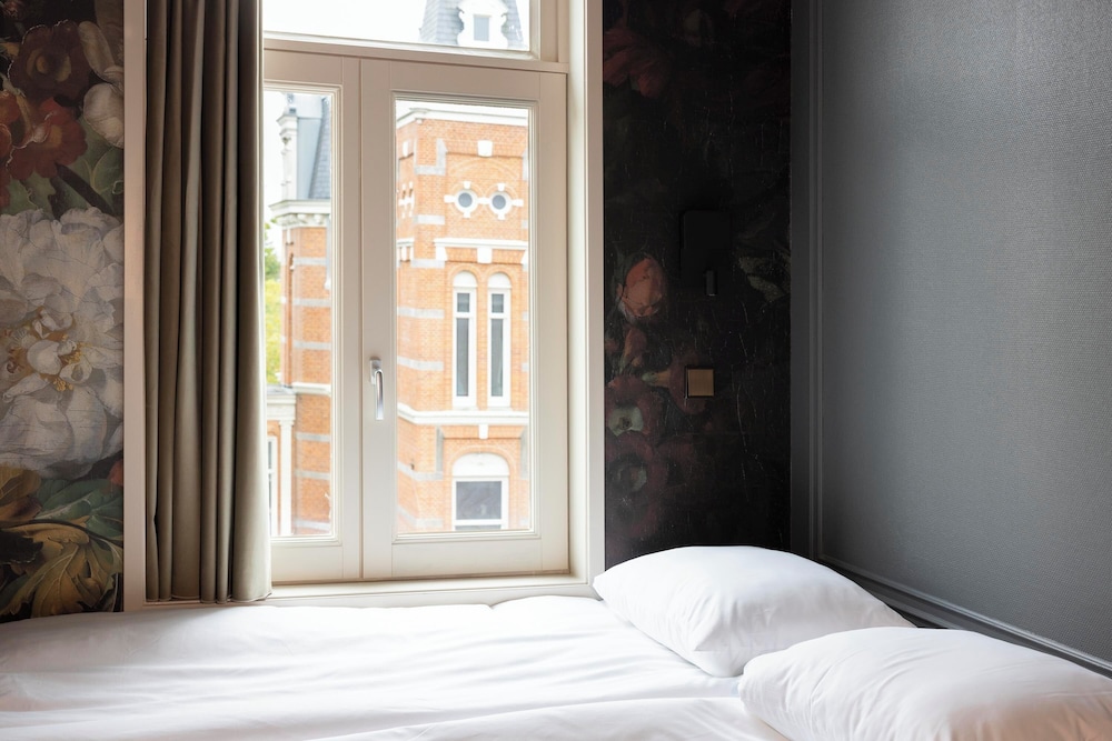 Art Gallery Hotel Bv 9/33